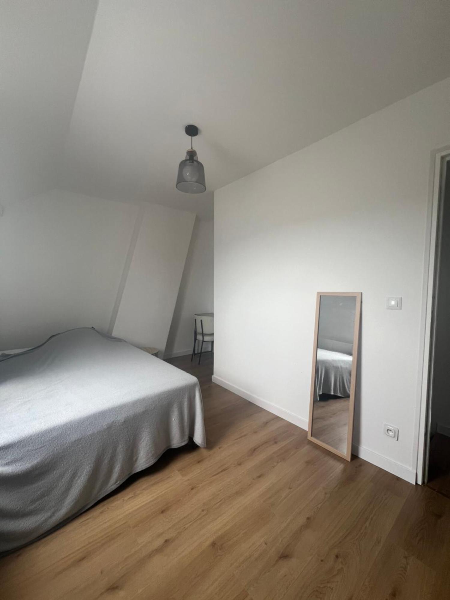 Jolie Chambre Dans Maison Renovee, Beautifull Room In Shared House 鲁贝 外观 照片